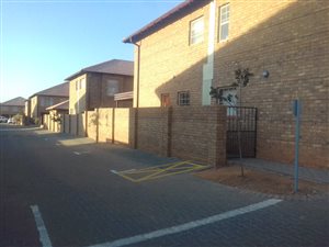 2 Bed Townhouse in Hazeldean (Silverlakes Surroundings)