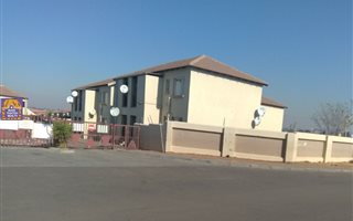 2 Bedroom Townhouse in Elspark