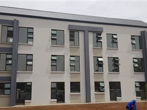 1 Bedroom Apartment in Zwartkop Golf Estate