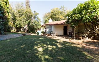 3 Bedroom House in Kensington B