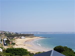 4 Bed Apartment in Santos Bay