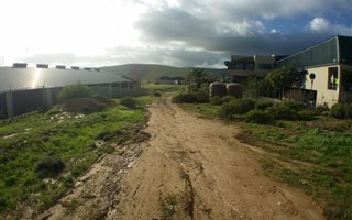 5812 m² Land available in Highbury