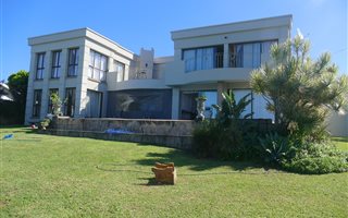 6 Bedroom House in Freeland Park