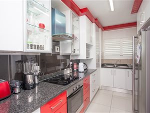 2 Bed Apartment in Humewood