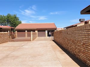 3 Bed House in Royldene