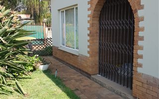 5 Bedroom House in LesMarais