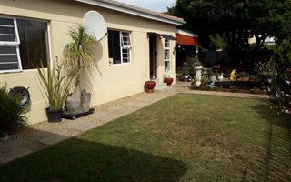 3 Bedroom House in Ruyterwacht