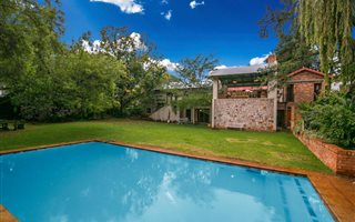 8 Bedroom House in Westcliff