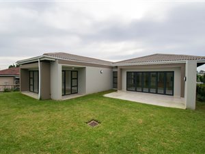 3 Bed House in Palm Lakes Estate