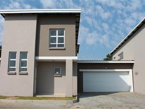 3 Bed Townhouse in Eagle Canyon Golf Estate