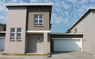 3 Bedroom House in Eagle Canyon Golf Estate