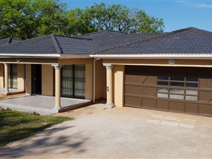 6 Bed House in Nyala Park