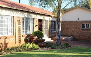 4 Bedroom House in Pierre van Ryneveld