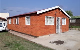 3 Bedroom House in Lennoxton