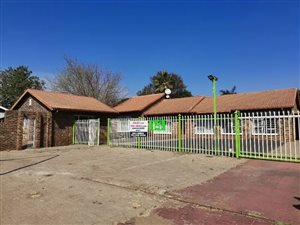 5 Bed House in Wierda Park
