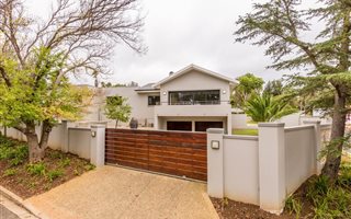 4 Bedroom House in Durbanville Hills