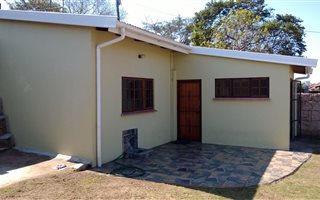 1 Bedroom Garden Cottage in Bluff