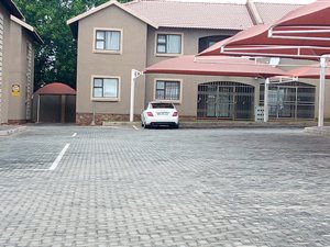3 Bed Apartment in Ivydale