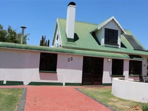 4 Bed Apartment in Vanderbijlpark Central