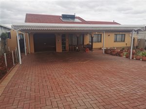 4 Bed House in Shallcross