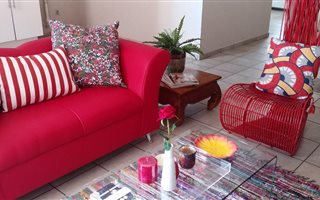 2 Bedroom Apartment in Springs Central