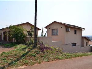6 Bed House in Greenbury
