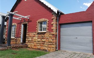 3 Bedroom House in Klipfontein View