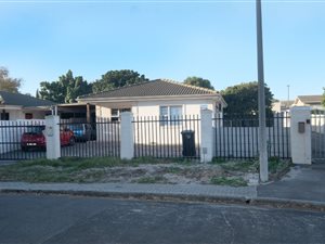 3 Bed House in De La Haye