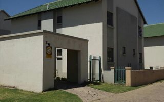 3 Bedroom House in Tasbet Park