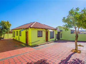 3 Bed House in Mahube Valley