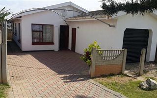 3 Bedroom House in Kwadwesi