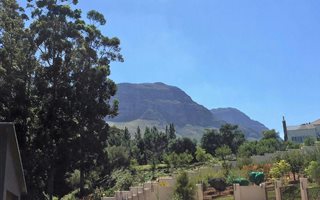 813 m² Land available in Helderrand