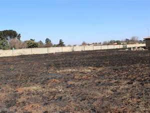 1004 m² Land available in Kookrus