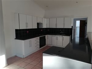3 Bed House in Van Riebeeck Park