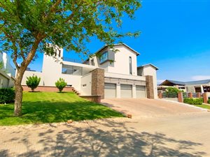 5 Bed House in Waterfall Country Estate
