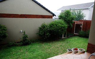 2 Bedroom Apartment in Rietvlei Heights Country Estate