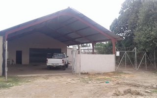 235 m² Industrial space in Underberg