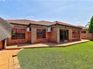 3 Bed Townhouse in Pinehaven