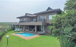 5 Bedroom House in Sheffield Beach