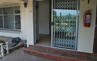 2 Bedroom Flat in Amanzimtoti