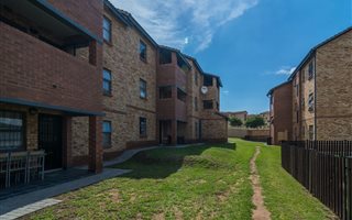2 Bedroom Apartment in Halfway House