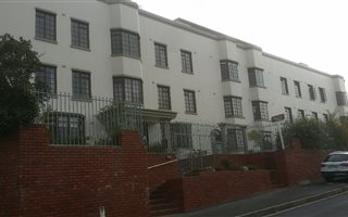 2 Bedroom Apartment in Somerset West Central