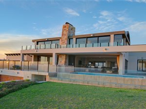 5 Bed House in Oubaai and surrounds