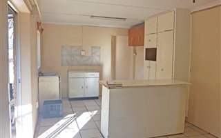 1 Bedroom Apartment in Generaal De Wet