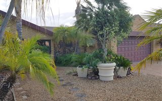3 Bedroom House in Sonstraal East
