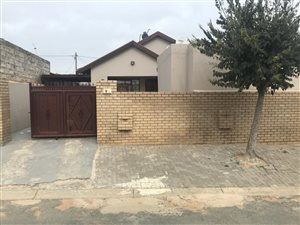 3 Bed House in Ebony Park