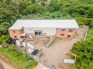 681 m² Industrial space in Mahogany Ridge