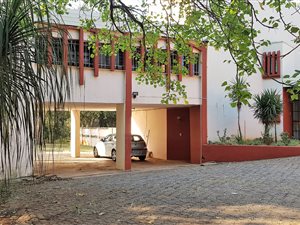 6 Bed House in Kameeldrift East