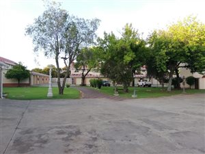 3 Bed Townhouse in Vanderbijlpark SW5