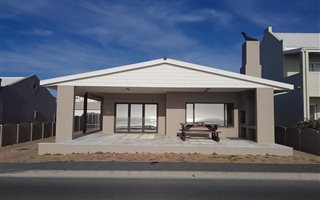 4 Bedroom House in Melkbosstrand